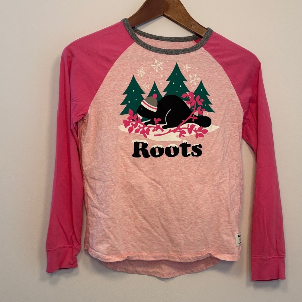 Roots Girls' Pink Raglan Long Sleeve Top with Beaver Forest Graphic